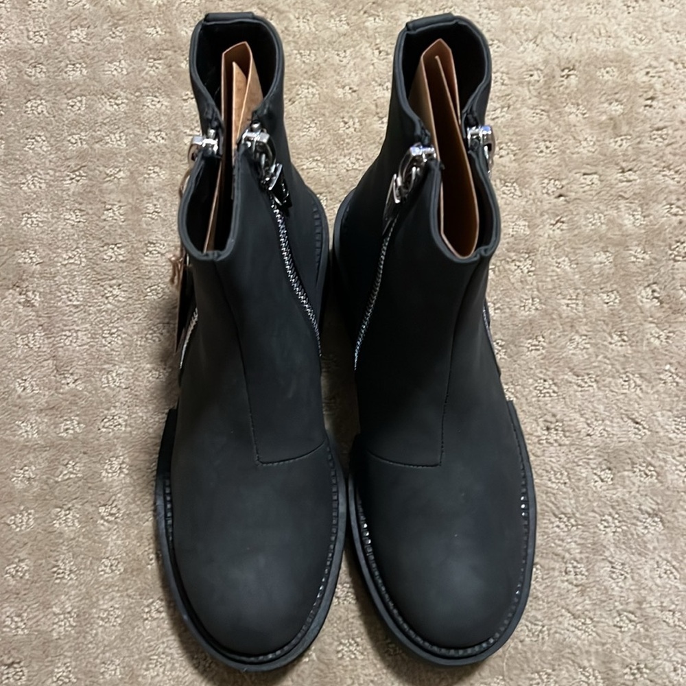 SEVEN7 Women's Vault Chink Black Boots with Zippers - Picture 4 of 10